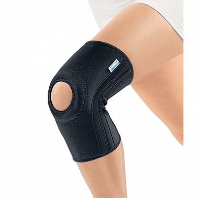 Бандаж Orlett RKN-103(M) на коленный сустав с фиксирующей подушкой и отверстием со спиральными ребрами жесткости - фото 7849